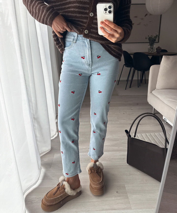 Stretch Mom Jeans Cherry Hellblau Ladypolitan ♡