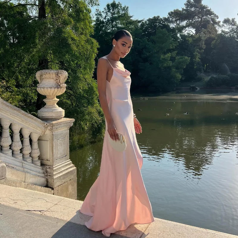 Damen Ärmelloses Maxi-Kleid mit Cowl-Ausschnitt und Spaghettiträgern mit Seitenschlitz