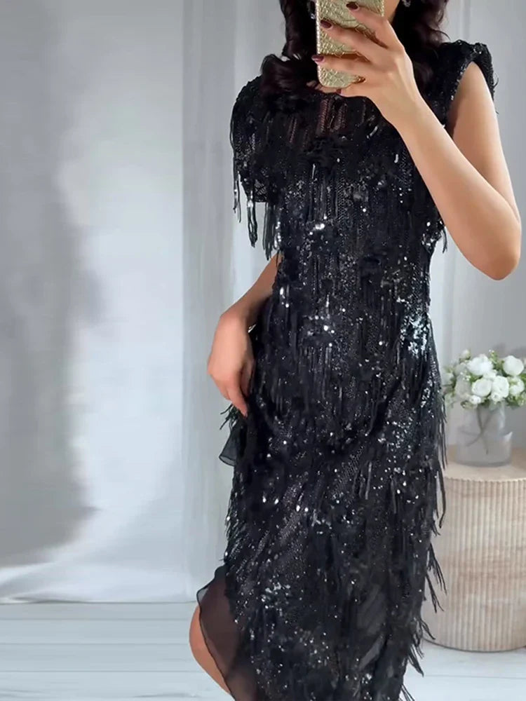 Damen Ärmelloses Midi-Kleid mit Pailletten und Fransen mit asymmetrischem Saum
