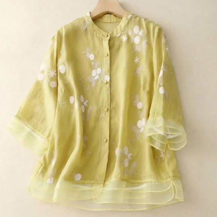 Damen Bluse mit Knopfleiste, Rundhalsausschnitt und floraler Struktur-Women blouse-Alpenkind