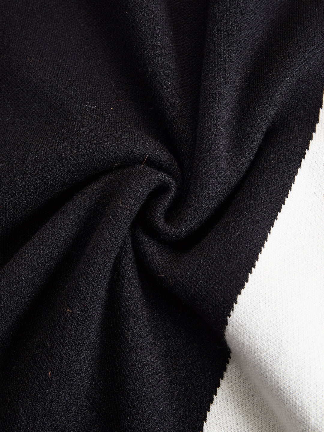 Damen Ein-Schulter Strickkleid in Midilänge mit Formgebenden Einsätzen-Midi Dress-Alpenkind