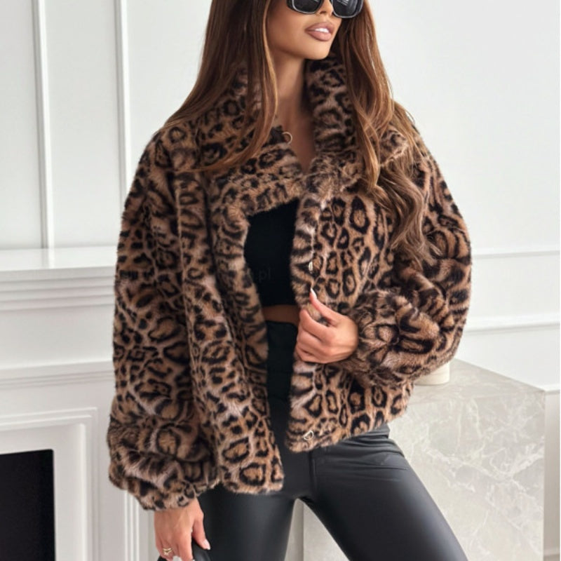 Damen Fleece-Jacke mit Leopardenmuster und Knopfverschluss