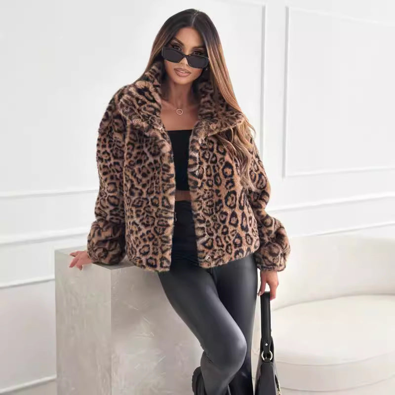 Damen Fleece-Jacke mit Leopardenmuster und Knopfverschluss