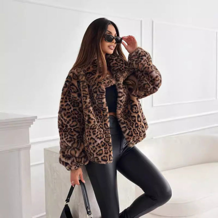 Damen Fleece-Jacke mit Leopardenmuster und Knopfverschluss