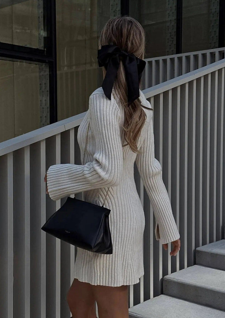 Damen Geripptes Strickkleid mit Rundhalsausschnitt und langen Ärmeln