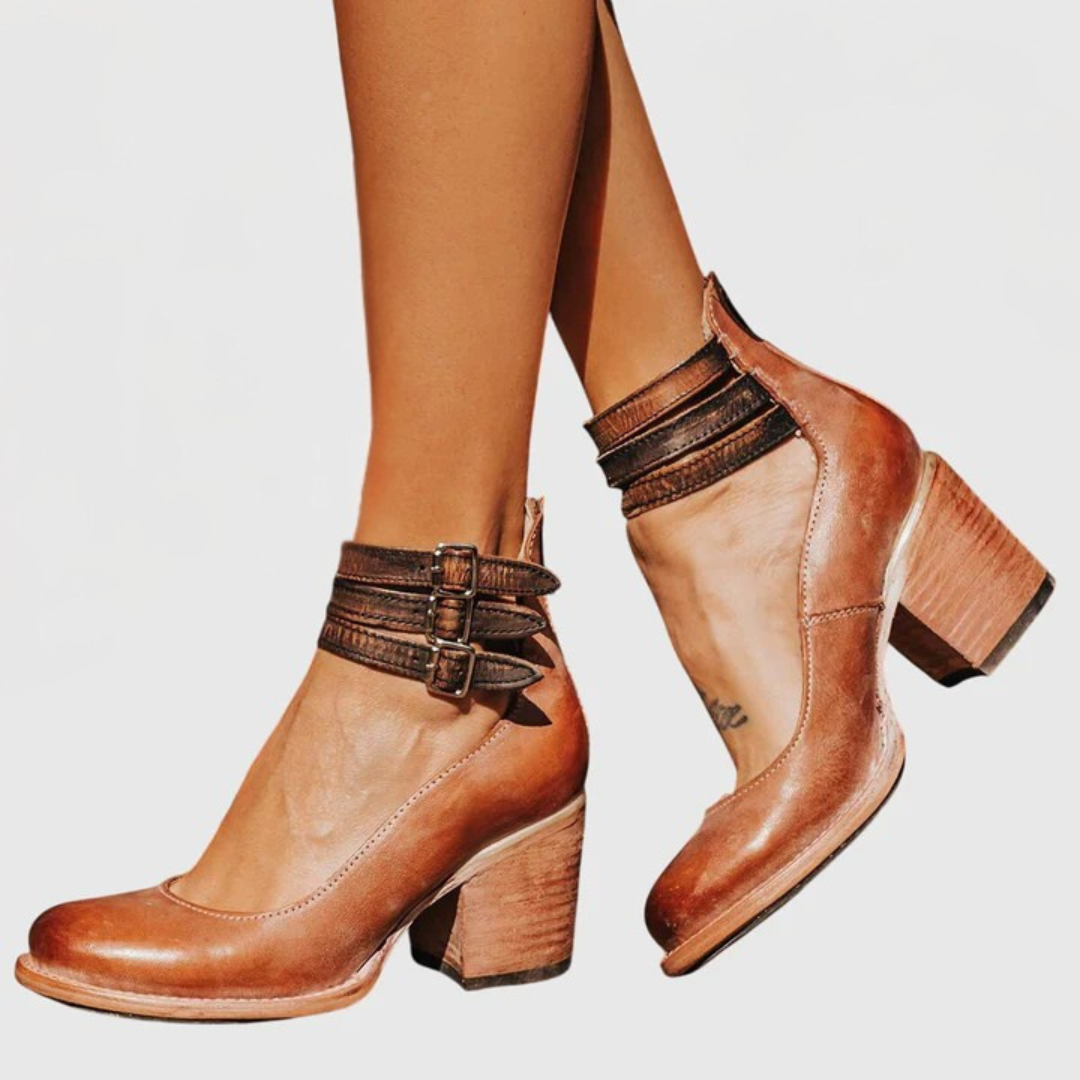 Damen Geschlossene Ankle-Boots mit Seitlichen Ausschnitten, Drei Schnallenriemen und Blockabsatz-Women Footwear-Alpenkind