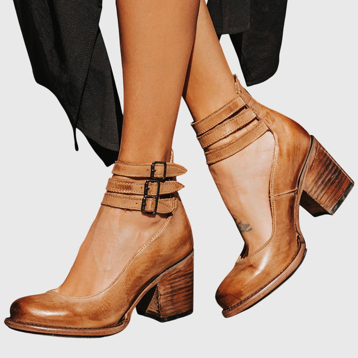 Damen Geschlossene Ankle-Boots mit Seitlichen Ausschnitten, Drei Schnallenriemen und Blockabsatz-Women Footwear-Alpenkind