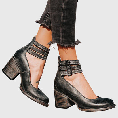 Damen Geschlossene Ankle-Boots mit Seitlichen Ausschnitten, Drei Schnallenriemen und Blockabsatz-Women Footwear-Alpenkind