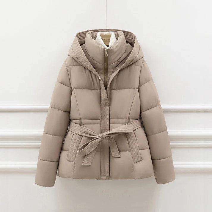Damen Gesteppte Jacke mit Kapuze, Reißverschluss und Taillengürtel-Women Jackets-Alpenkind