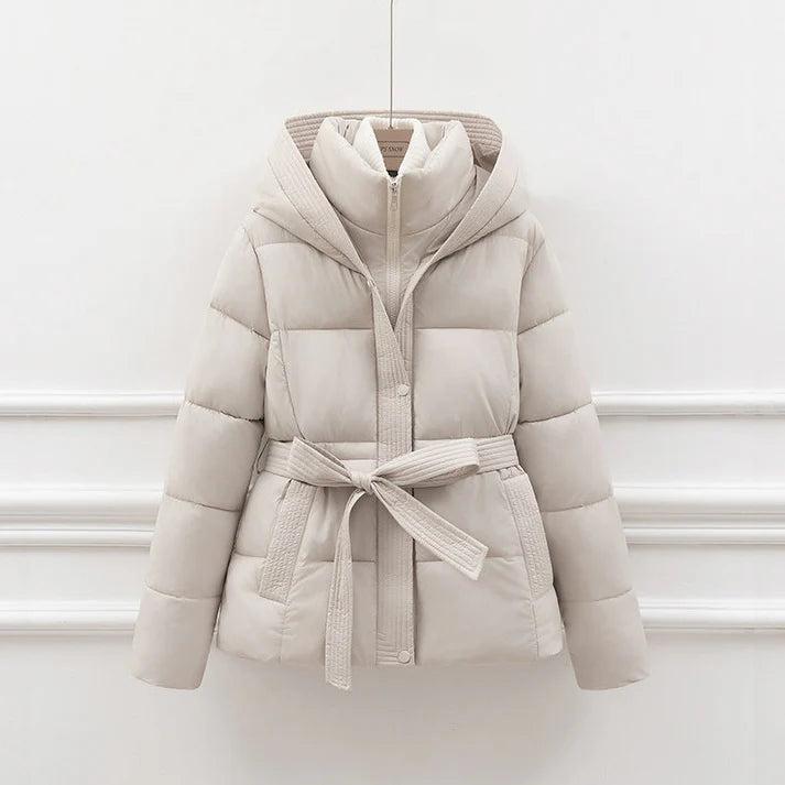 Damen Gesteppte Jacke mit Kapuze, Reißverschluss und Taillengürtel-Women Jackets-Alpenkind