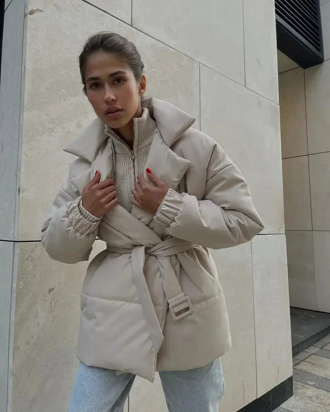 Damen Gesteppte Pufferjacke mit Gürtel breitem Kragen und gerippten Bündchen