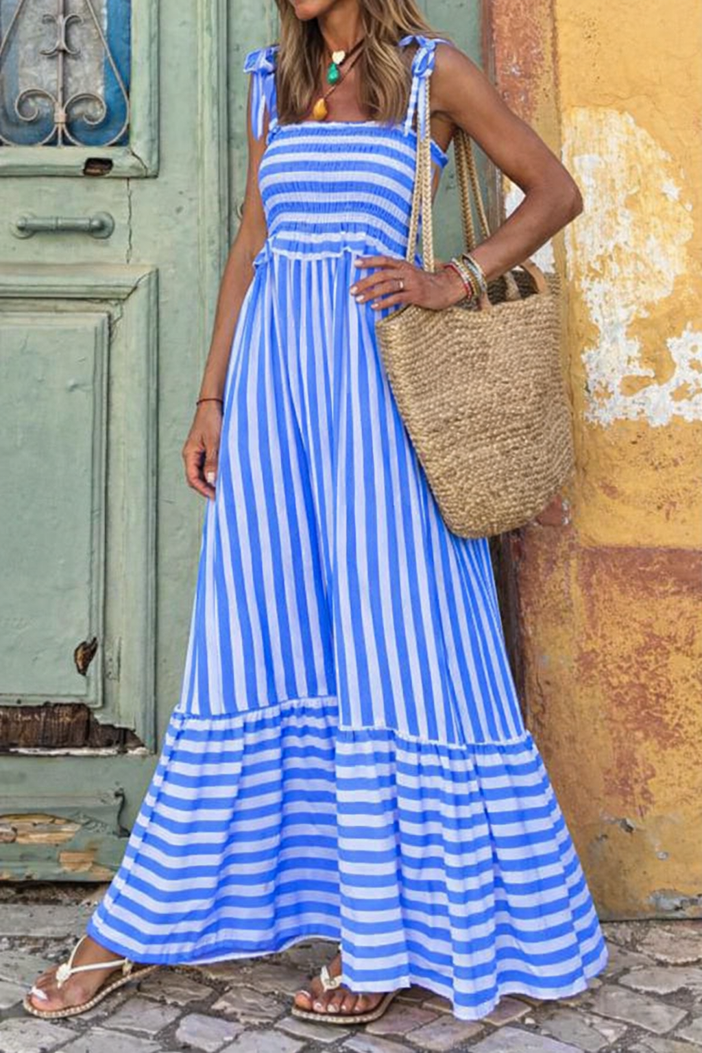 Damen Gestreiftes Maxikleid mit Bindebandträgern und Gerafftem Oberteil und Stufenrock
