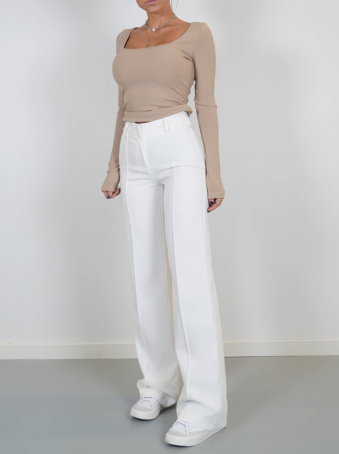 Damen Hose mit hohem Bund weiten Beinen und sichtbaren Frontnähten