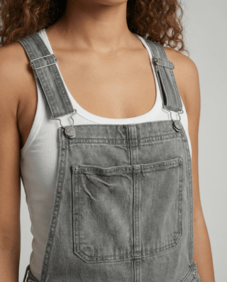 Damen Jeans-Latzhose mit Brusttasche und verstellbaren Trägern-Jumpsuit-Alpenkind