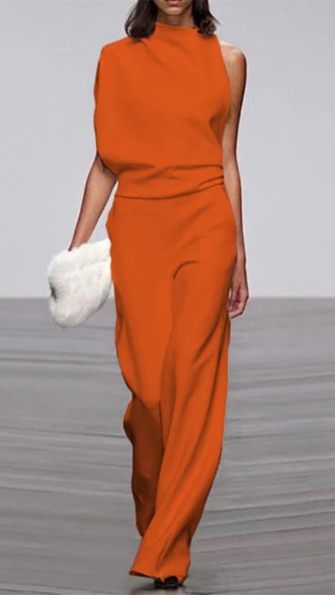 Damen Jumpsuit elegant geschnitten – Geeignet auch für eine Hochzeit