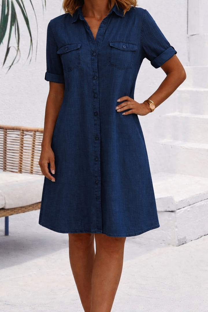 Damen Kurzarm Hemdkleid mit Kragen durchgehender Knopfleiste Brusttaschen und ausgestelltem Saum