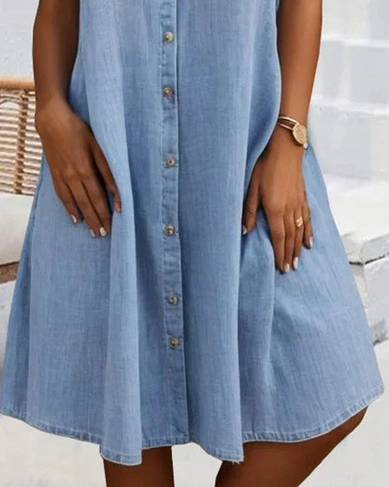 Damen Kurzarm Hemdkleid mit Kragen durchgehender Knopfleiste Brusttaschen und ausgestelltem Saum