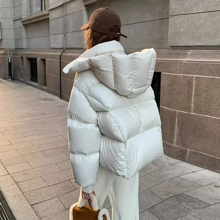 Damen Kurze Steppjacke mit Hohem Stehkragen Frontreißverschluss und Gesteppten Bahnen