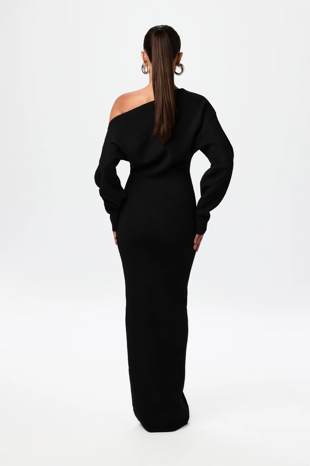 Damen Langärmliges Strick-Maxikleid mit Asymmetrischem Schulterausschnitt
