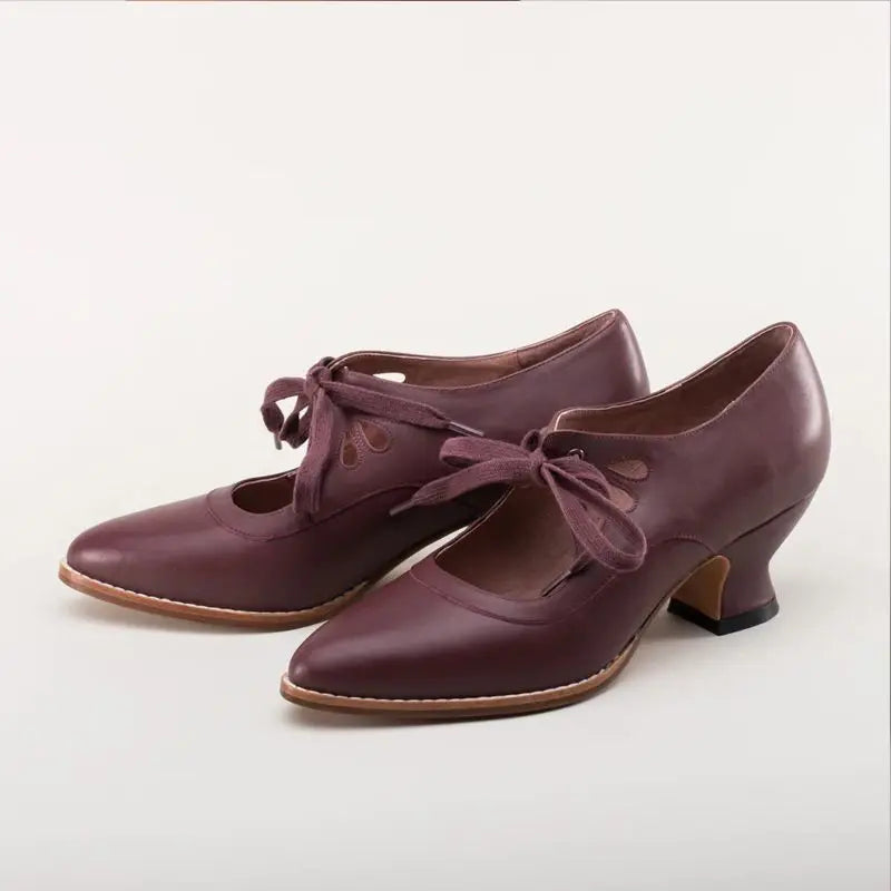 Damen Mary-Jane Pumps mit Schnürung und Cutout-Oberteil mit niedrigem Absatz-Women Footwear-Alpenkind