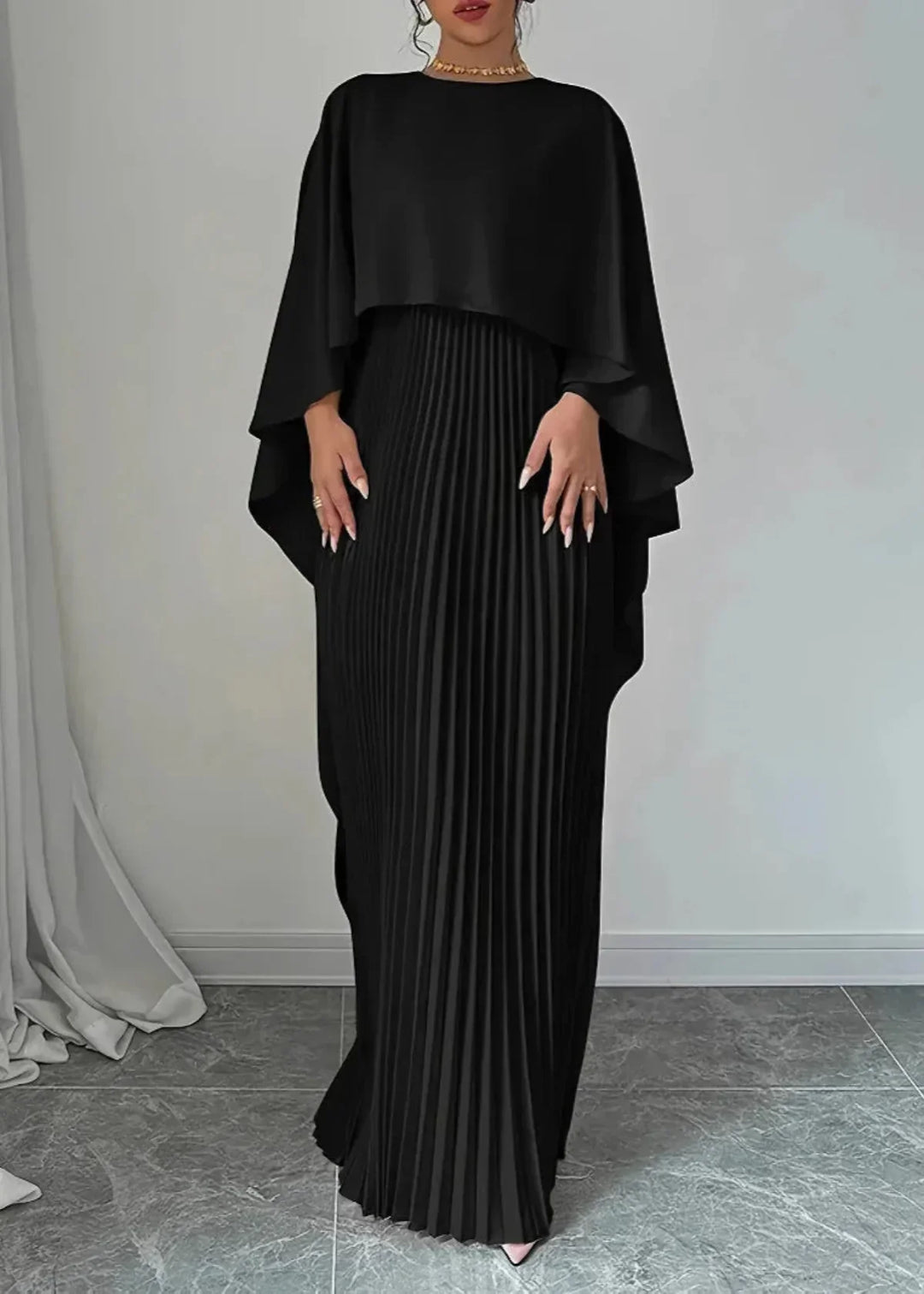 Damen Maxikleid mit Asymmetrischem Cape-Überwurf Plisseerock und Rundhals