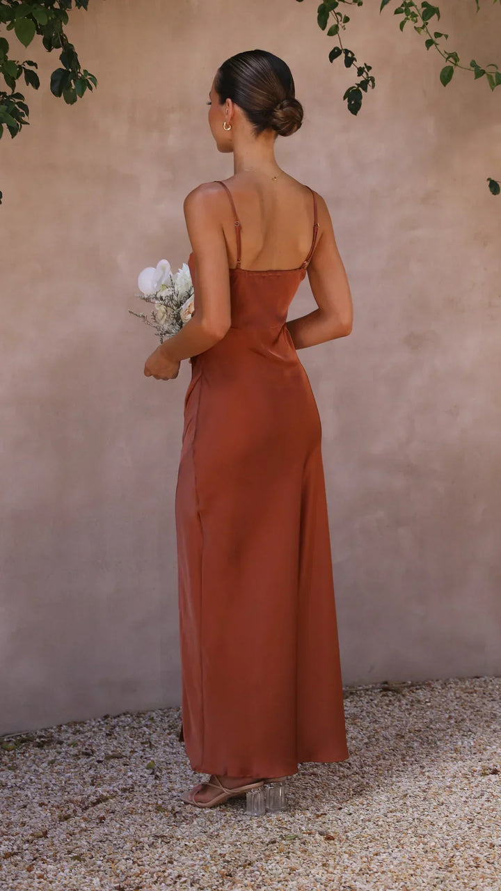 Damen Maxikleid mit Carré-Dekolleté Spaghettiträgern Seitlicher Raffung und Beinschlitz