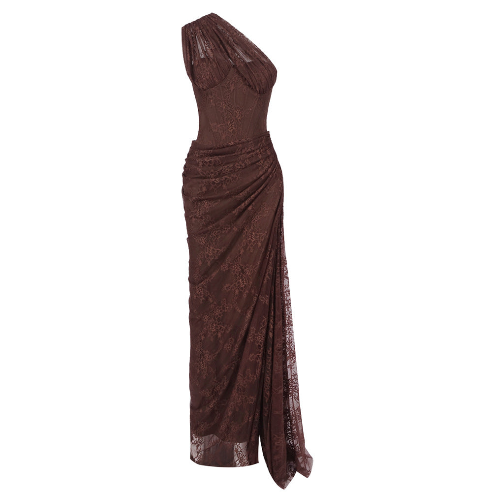 Damen Maxikleid mit einer Schulter und Spitzenmuster und gerafftem Rock