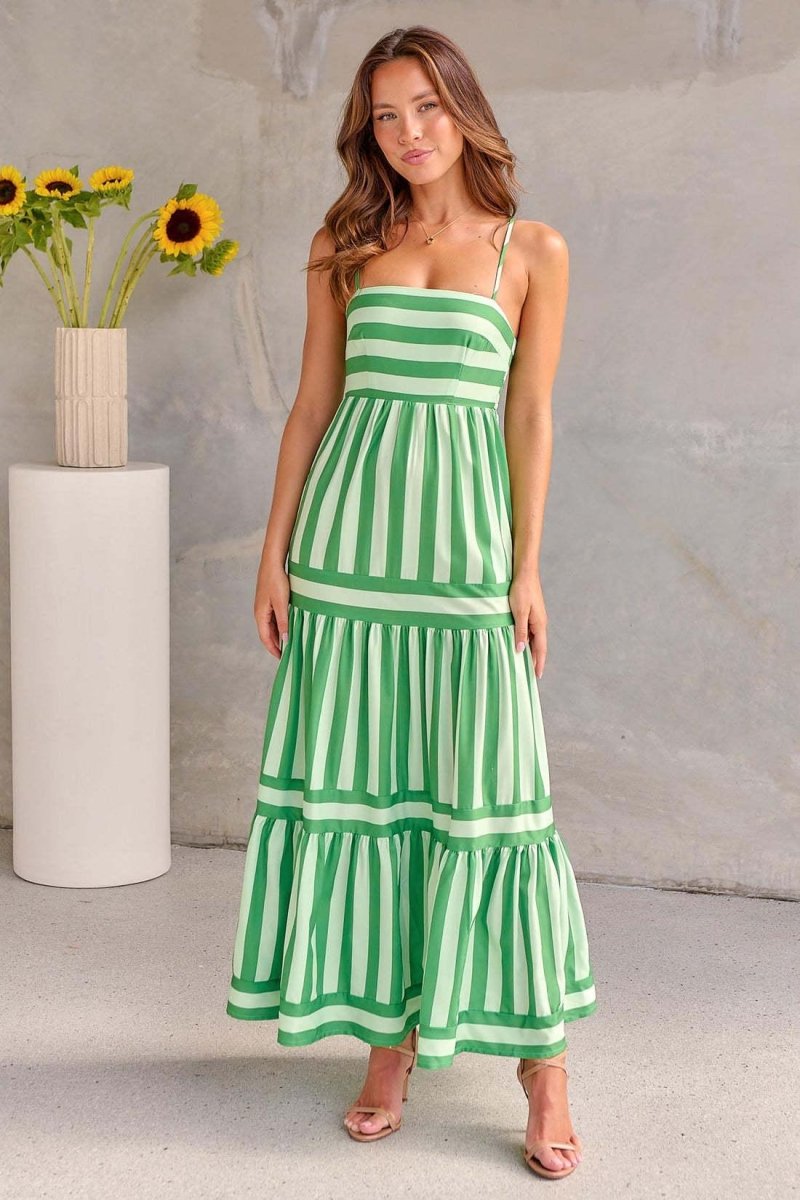 Damen Maxikleid mit geradem Ausschnitt und Spaghettiträgern mit Stufenrock und Streifenmuster