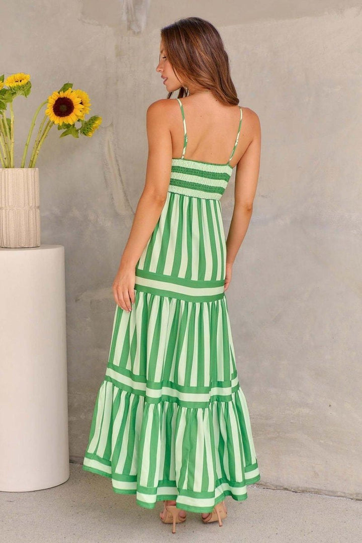 Damen Maxikleid mit geradem Ausschnitt und Spaghettiträgern mit Stufenrock und Streifenmuster