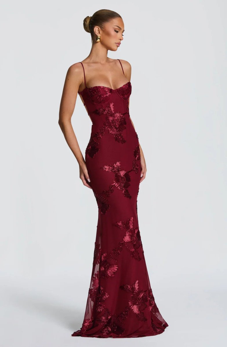 Damen Maxikleid mit Herzausschnitt und Spaghettiträgern mit Schnürung am Rücken und Blumenapplikationen