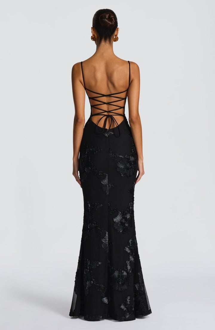 Damen Maxikleid mit Herzausschnitt und Spaghettiträgern mit Schnürung am Rücken und Blumenapplikationen