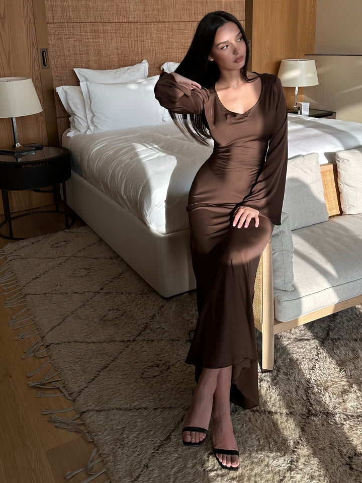Damen Maxikleid mit Langen Glockenärmeln Rundhalsausschnitt und Bindegürtel am Rücken