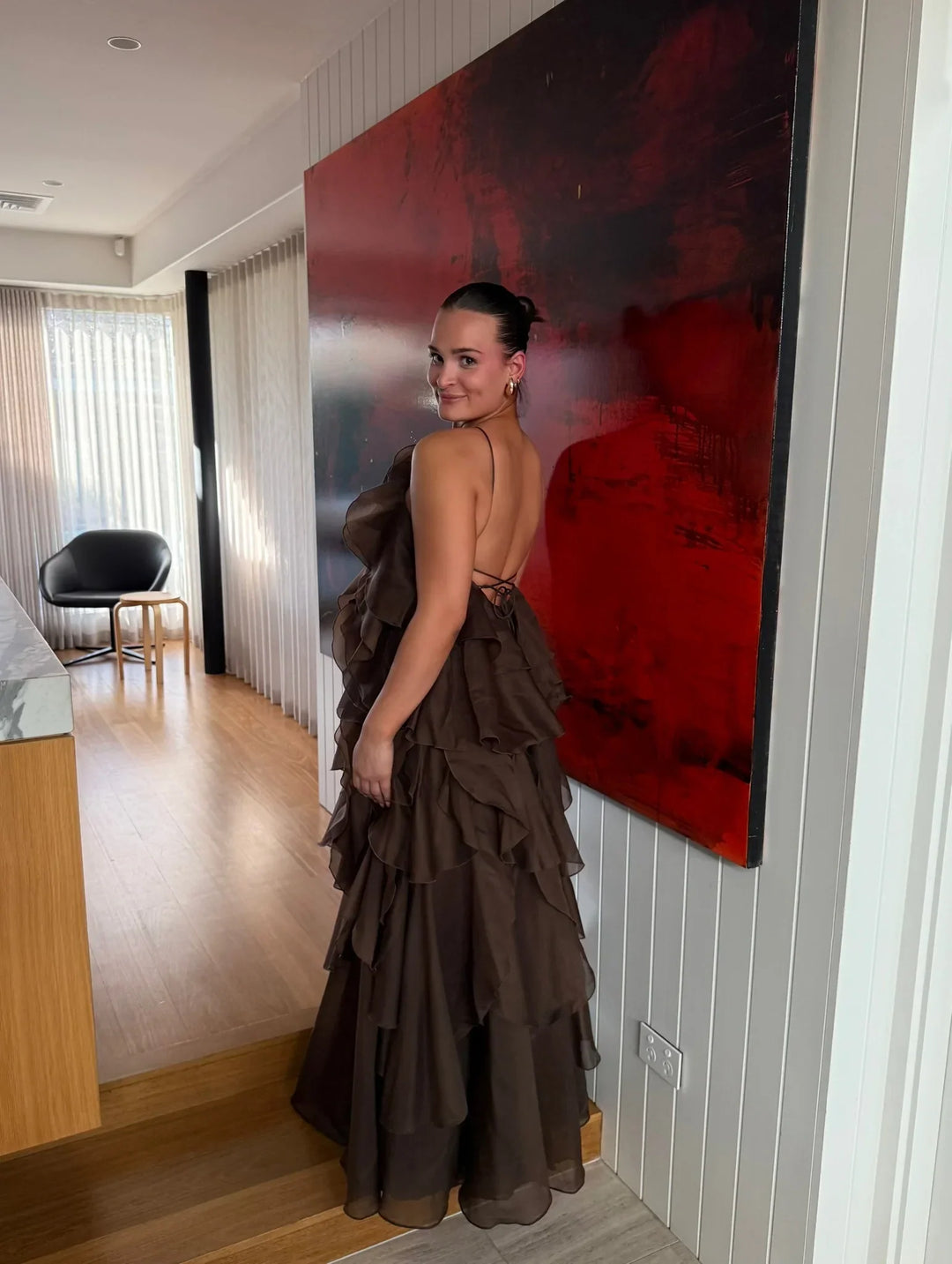 Damen Maxikleid mit Nackenträgern Blütenapplikation und mehrlagigen Volants
