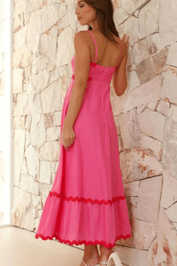 Damen Maxikleid mit Spaghettiträgern geradem Abschluss Zickzackborte und gerafftem Rücken