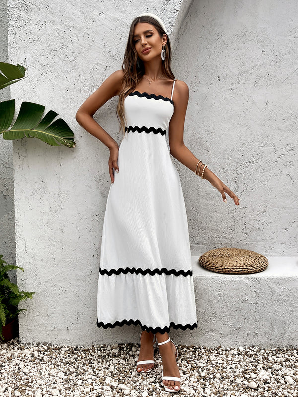 Damen Maxikleid mit Spaghettiträgern geradem Abschluss Zickzackborte und gerafftem Rücken
