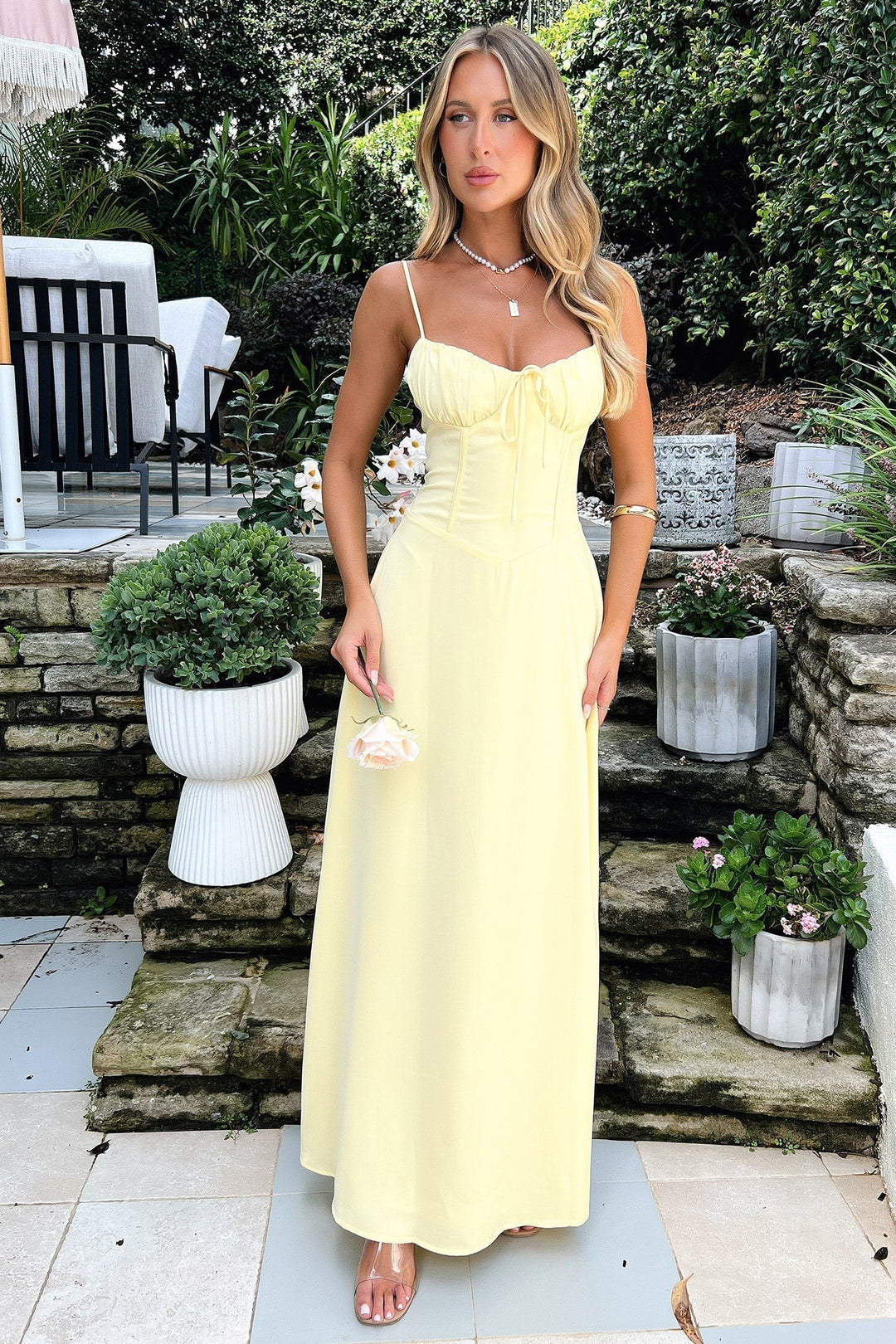 Damen Maxikleid mit Spaghettiträgern und Gerafftem Ausschnitt mit Bindeschleife