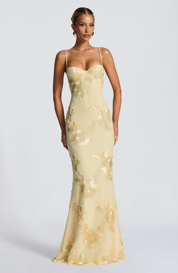 Damen Maxikleid mit Spaghettiträgern und Herzausschnitt mit erhabenen floralen Applikationen