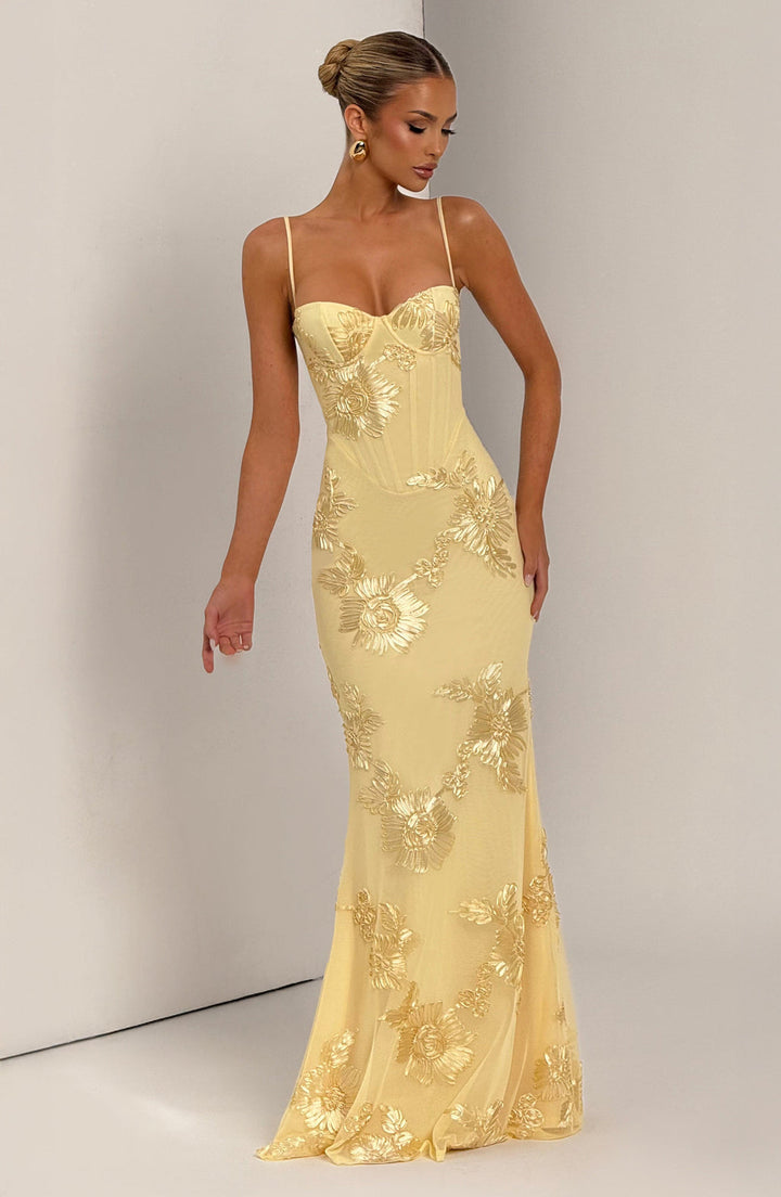 Damen Maxikleid mit Spaghettiträgern und Herzausschnitt mit erhabenen floralen Applikationen