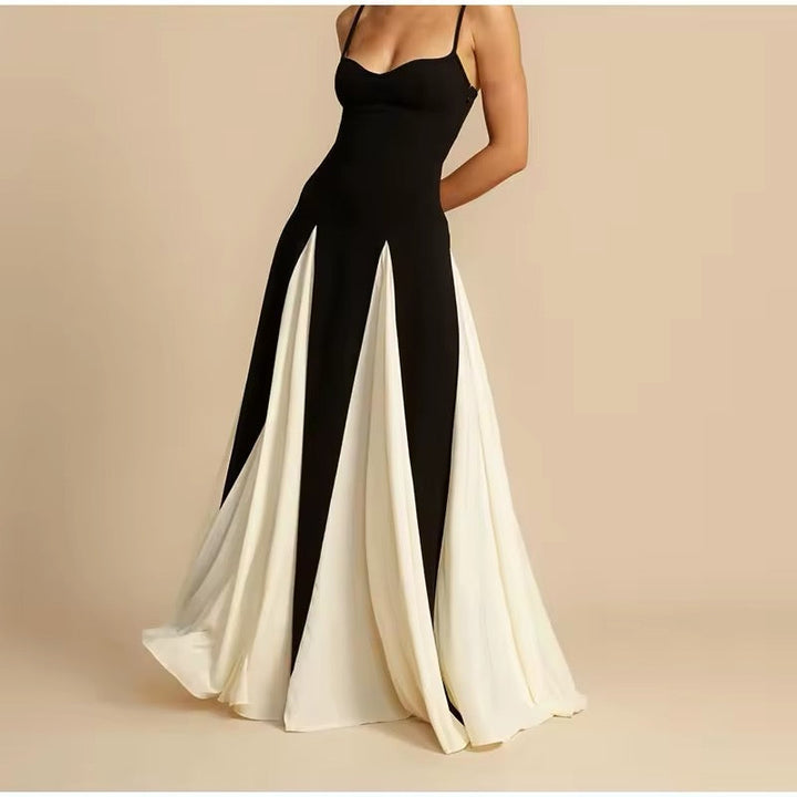 Damen Maxikleid mit Spaghettiträgern und Herzausschnitt mit kontrastfarbenen weißen Bahnen am Rock