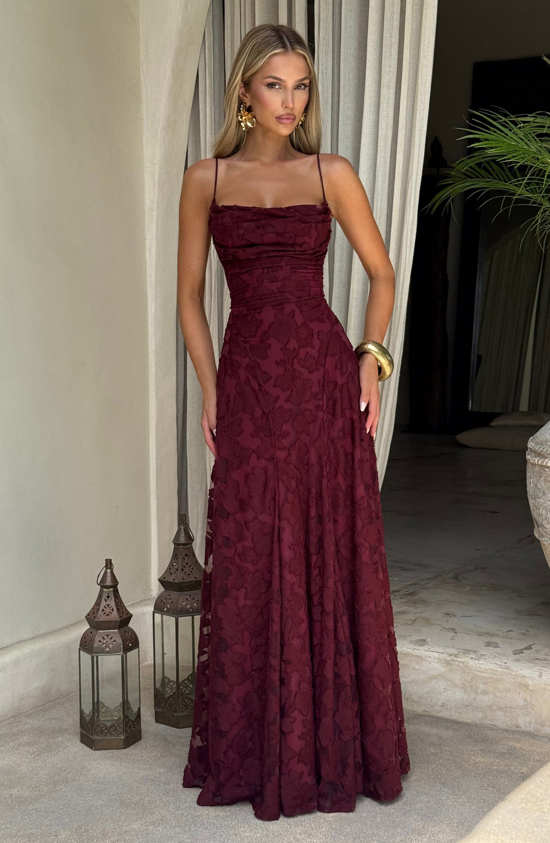 Damen Maxikleid mit Wasserfallausschnitt Spaghettiträgern Blumenmuster und Schnürung am Rücken