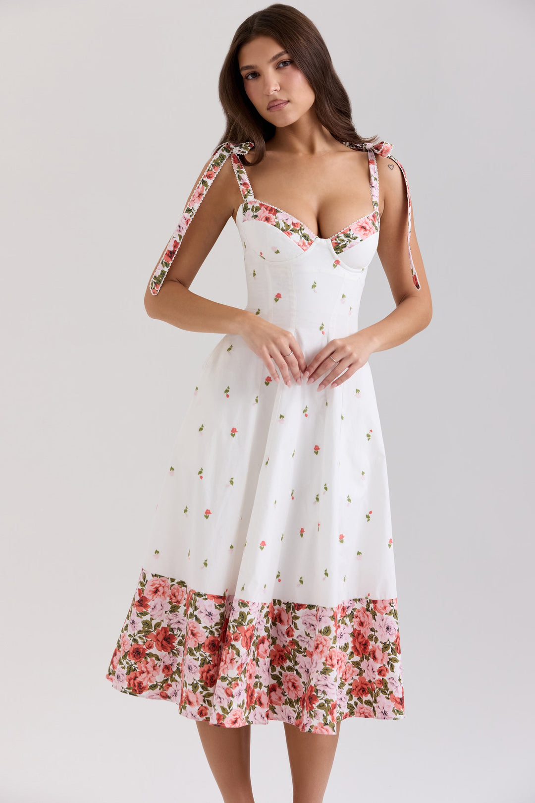 Damen Midi Kleid mit Herzausschnitt Bindeträgern und Blumenmuster