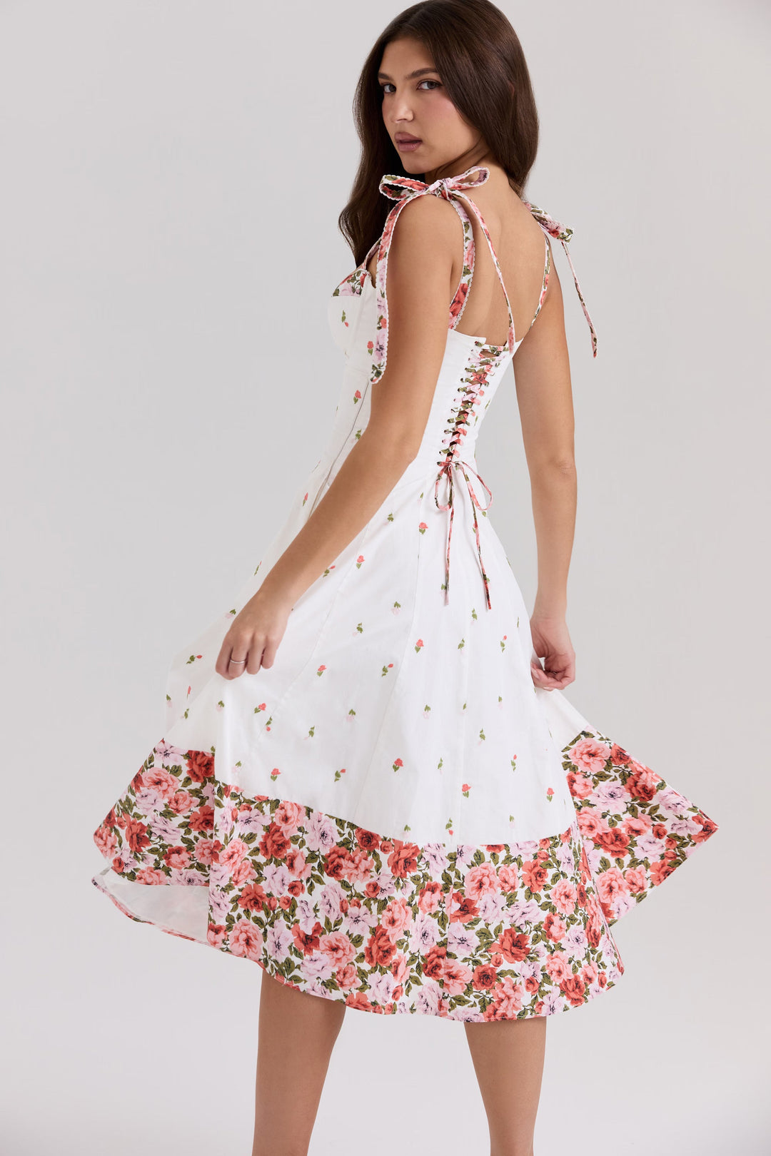 Damen Midi Kleid mit Herzausschnitt Bindeträgern und Blumenmuster