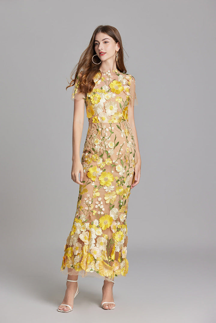 Damen Midikleid mit Kurzen Ärmeln Rundhals Blumenapplikationen und Transparentem Überzug