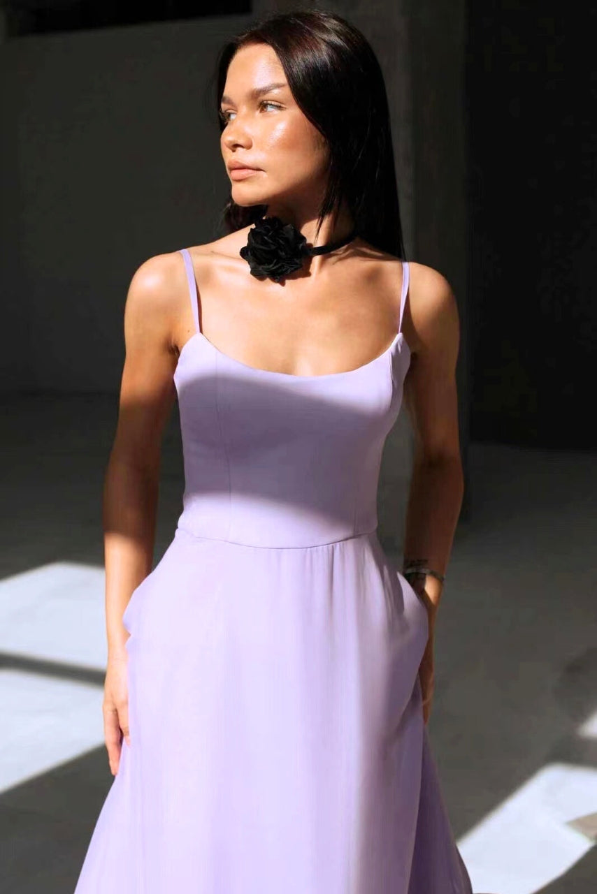 Damen Midikleid mit Spaghettiträgern Gerader Halspartie und Rüschensaum