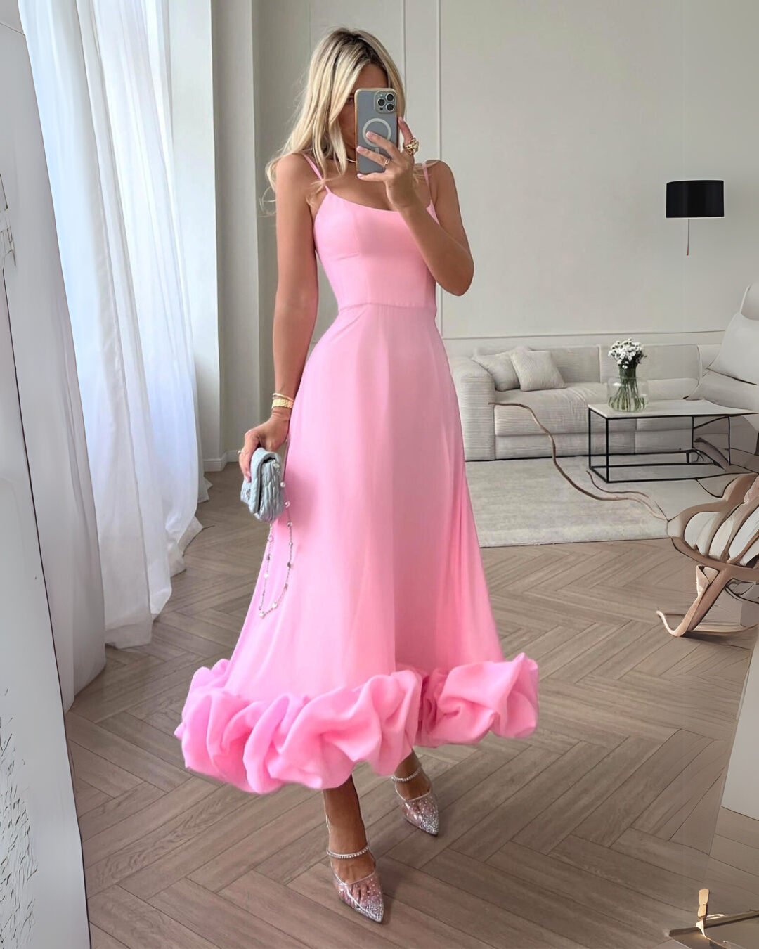 Damen Midikleid mit Spaghettiträgern Gerader Halspartie und Rüschensaum