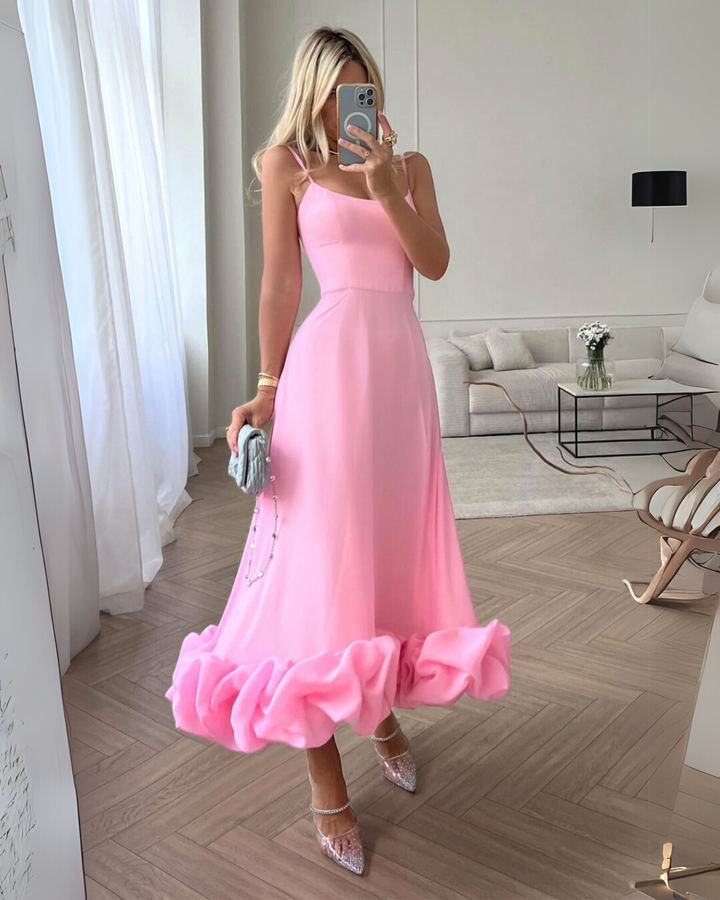 Damen Midikleid mit Spaghettiträgern Gerader Halspartie und Rüschensaum