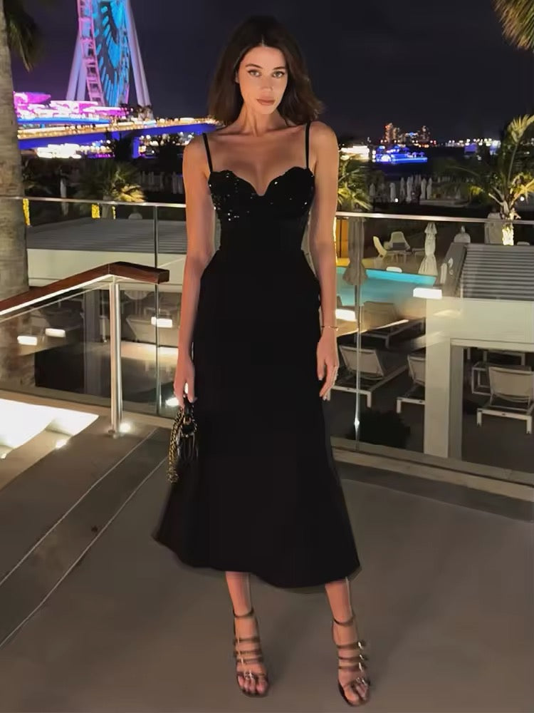 Damen Midikleid mit Spaghettiträgern und Herzausschnitt mit Pailletten-Besatz am Oberteil