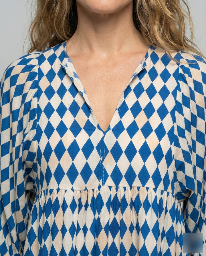 Damen Midikleid mit V-Ausschnitt und gestufter Struktur-Midi Dress-Alpenkind