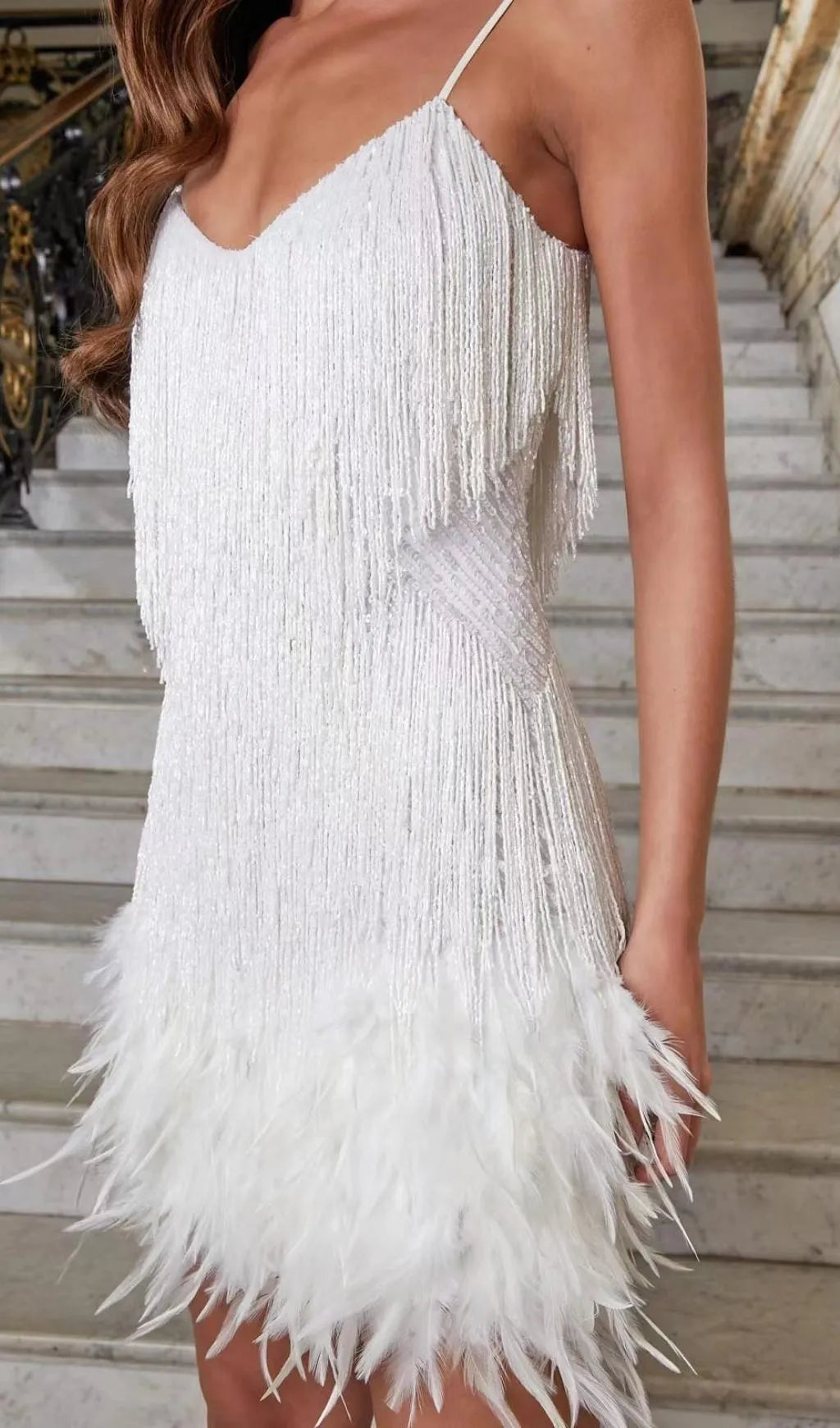 Damen Minikleid mit Spaghettiträgern, Fransenlagen und Federbesatz am Saum-Mini Dress-Alpenkind