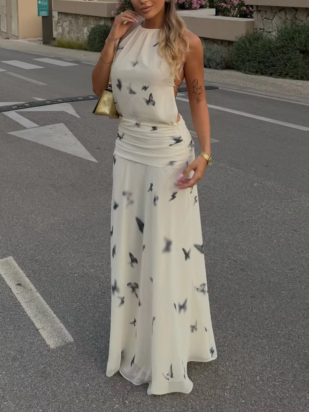 Damen Neckholder Maxikleid mit Schmetterlingmuster und offenem Rücken mit geraffter Taille